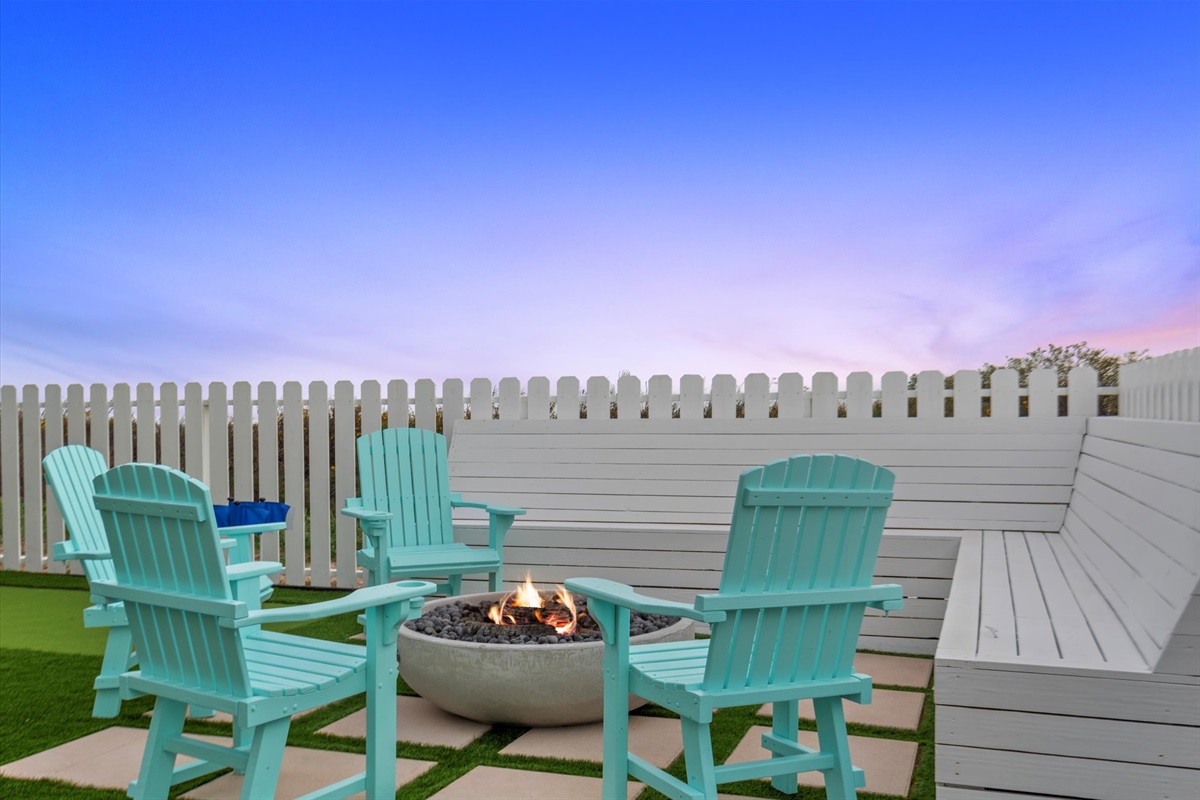 be624666efad46ce8ce3b8de350596e7 Large | Beachhouse | Texas | TX | Vacation Homes | Galveston | Crystal Beach | Kokomo | Breezy Days | Beachfront Elegance | Sunrise Serenity | Southern Sands Property Management, LLC