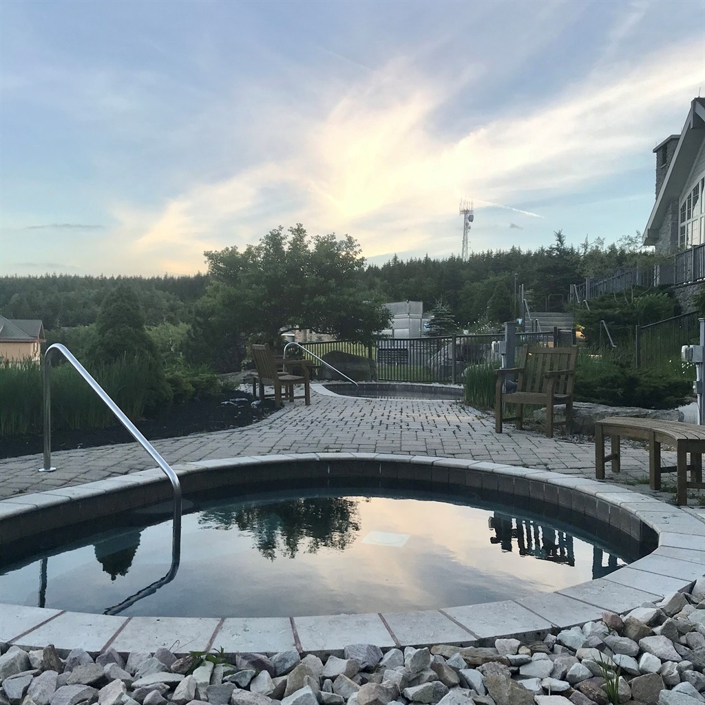 Three hot tubs with an amazing view!