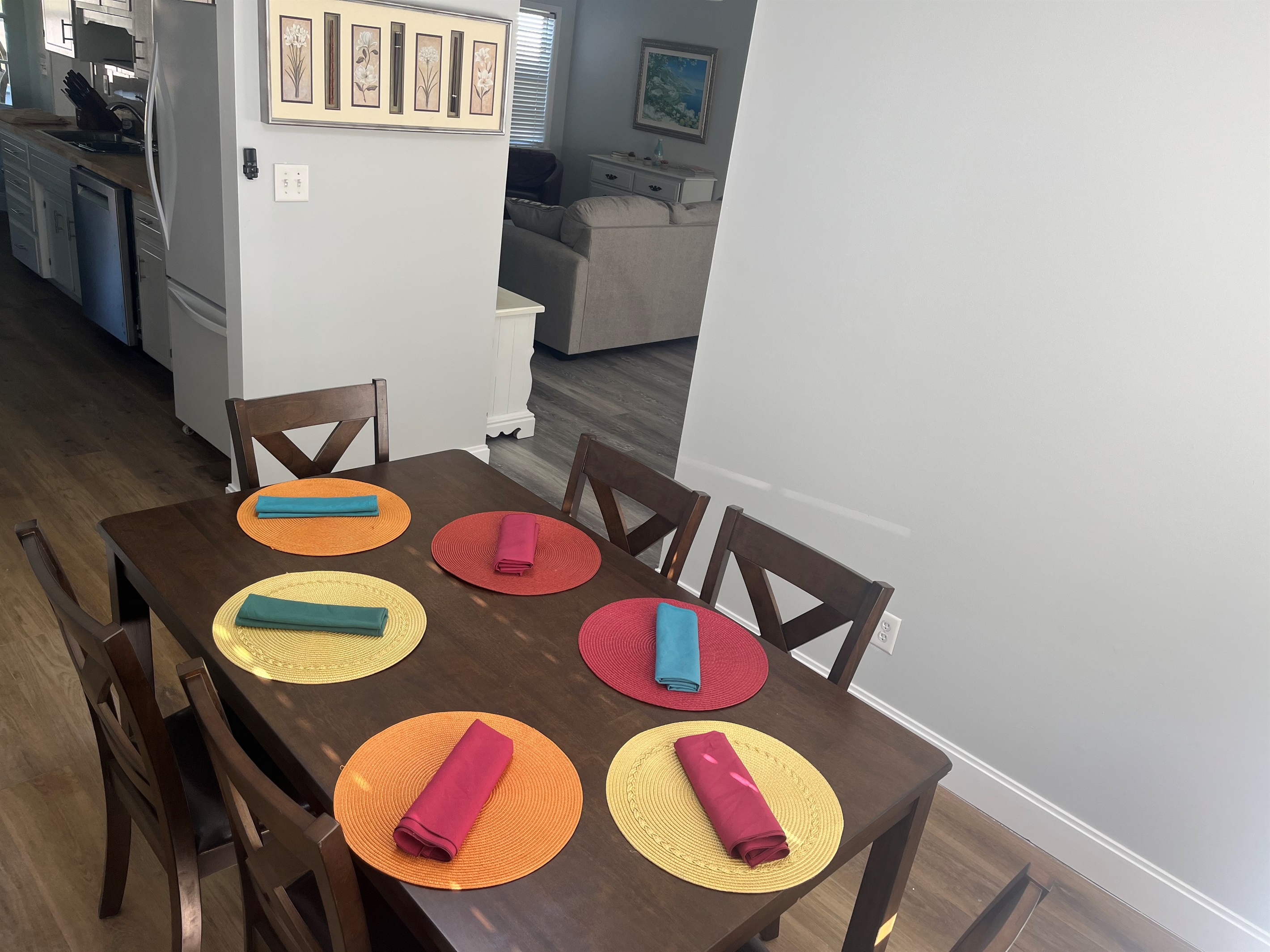 Seating for 6 guests