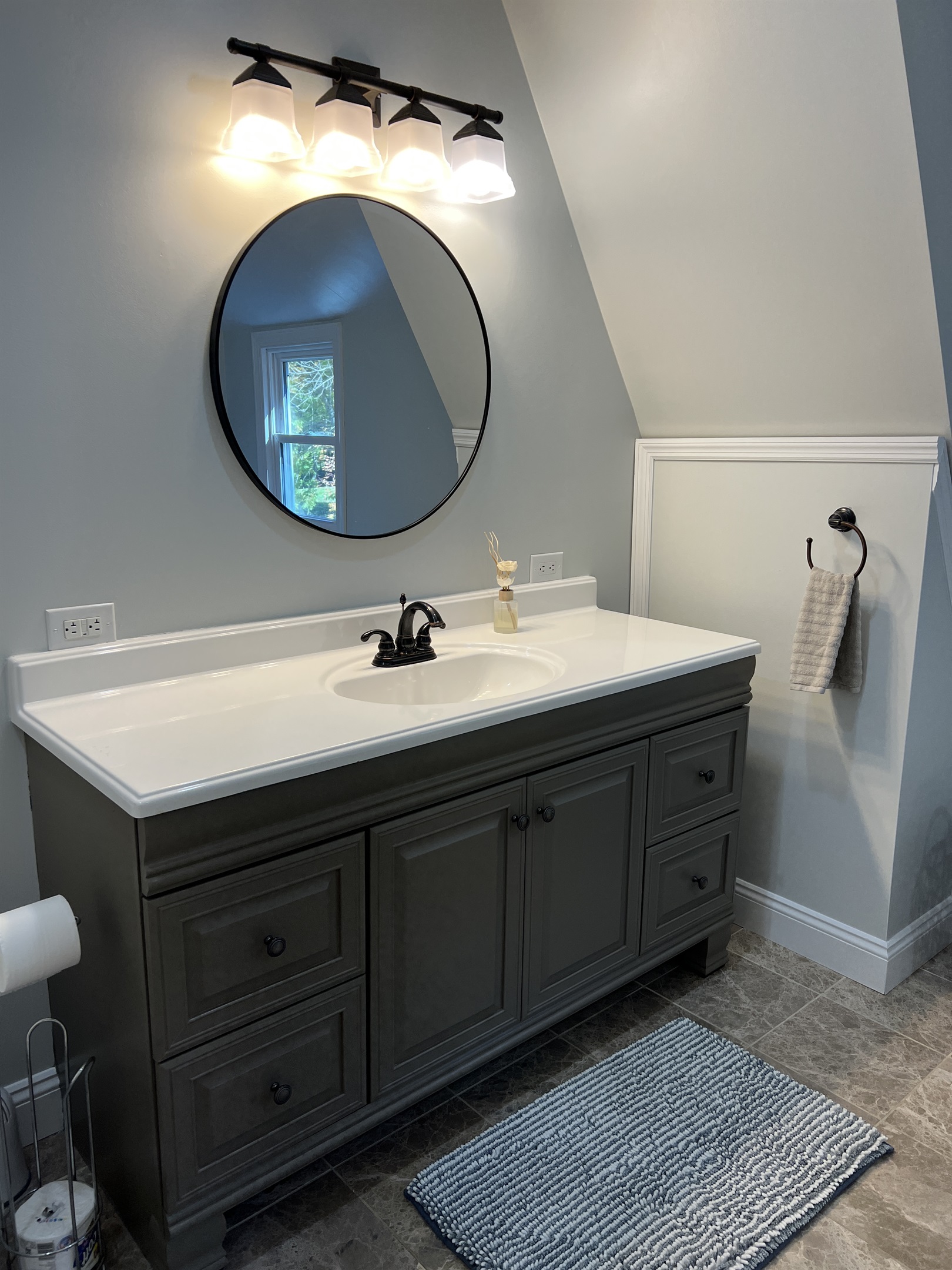 Hilltop Hideaway 2nd Floor bathroom with extra large vanity.