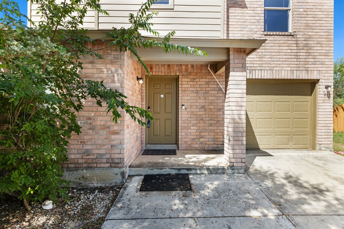 Keyless smart lock entry for seamless self check-in — no key pickup, no waiting. Just arrive and settle into your private 5-bedroom, 10-guest vacation rental in Northeast San Antonio.