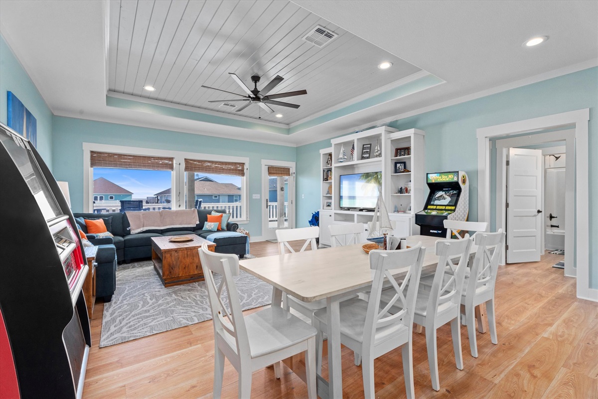 be9c66f63e1e4200977d24b610192088 Large | Beachhouse | Texas | TX | Vacation Homes | Galveston | Crystal Beach | Kokomo | Breezy Days | Beachfront Elegance | Sunrise Serenity | Southern Sands Property Management, LLC