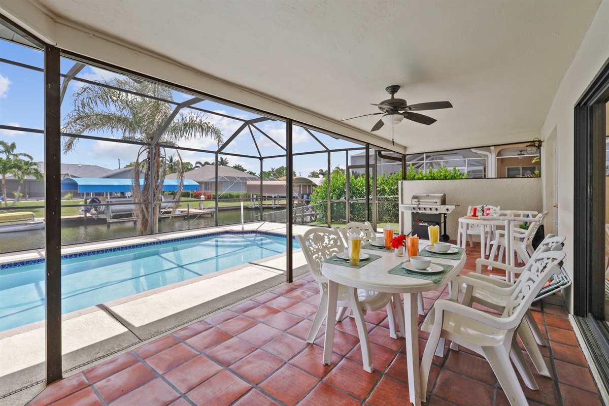 Outdoor dining by the water