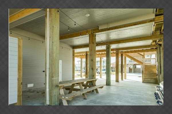 bea02f0f973d48498385685970a55f7f Medium | Beachhouse | Texas | TX | Vacation Homes | Galveston | Crystal Beach | Kokomo | Breezy Days | Beachfront Elegance | Sunrise Serenity | Southern Sands Property Management, LLC