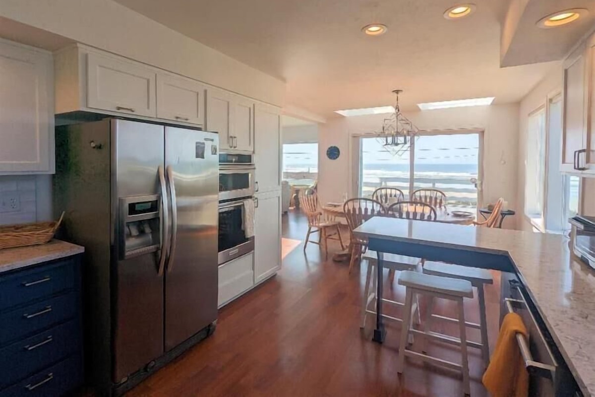 quartz counter tops stainless steel appliances