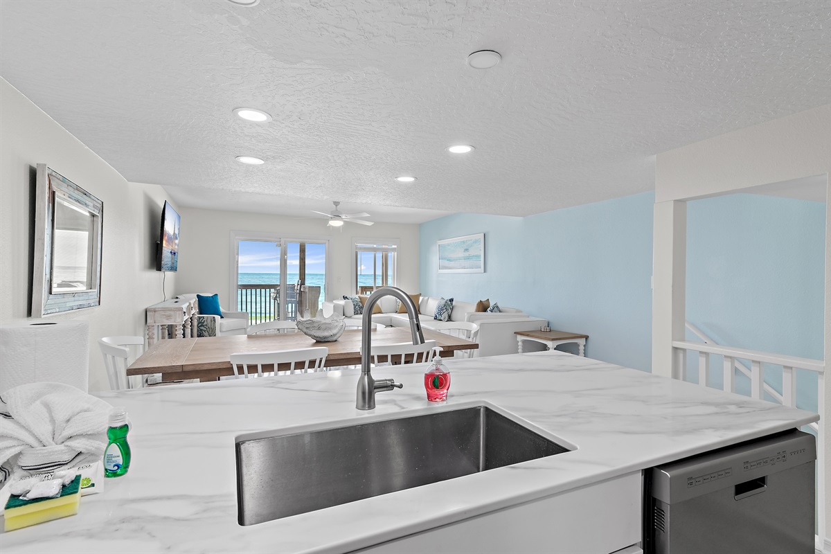 Even the kitchen has a view! (2nd floor)