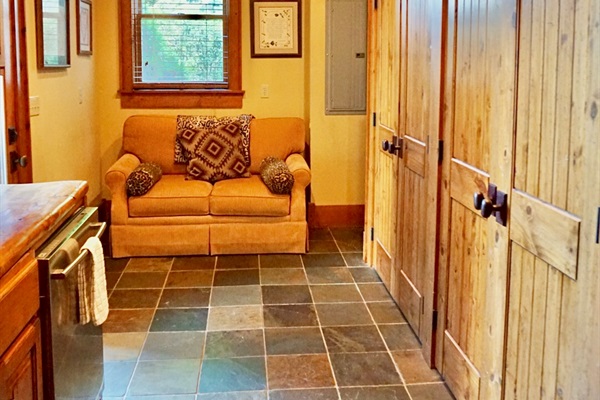 Cozy corners and charming details. Discover the magic of our rentals.