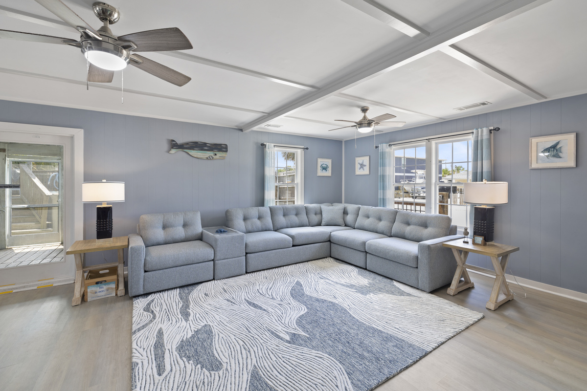 Spacious Open-Concept Living Area with Sleeper Sofa
