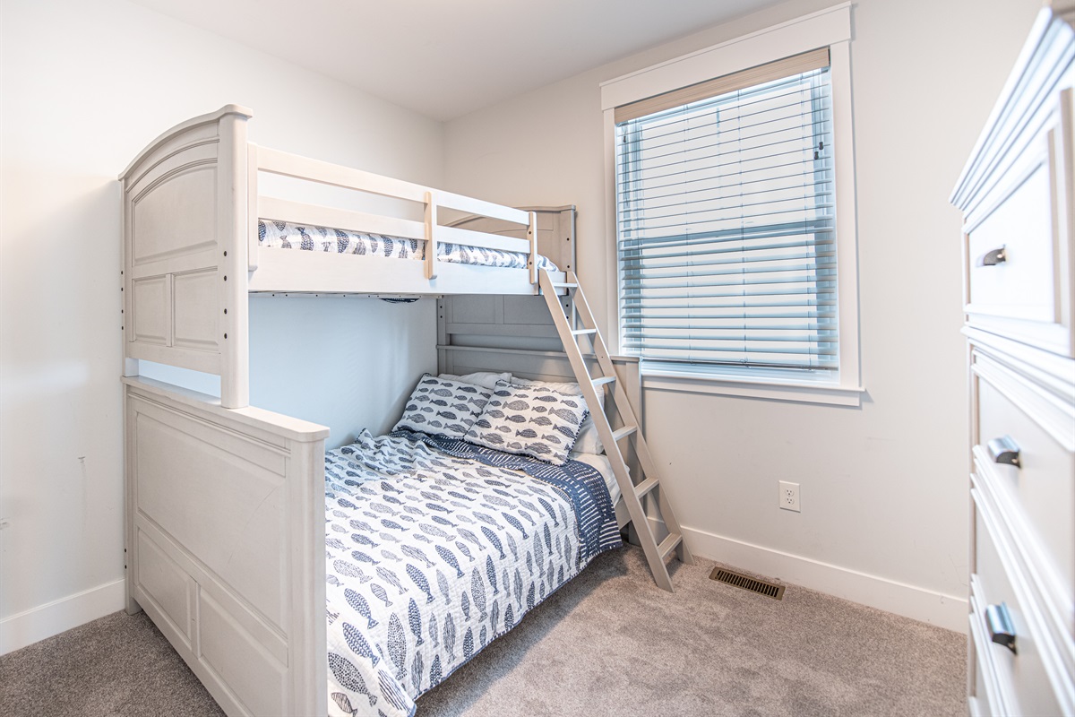 Bunk room (sleeps 3)