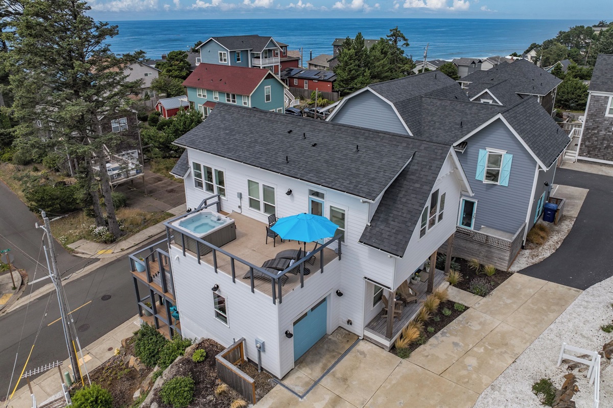 Designed for relaxation. Spacious decks on multiple levels offer ocean views and plenty of room to unwind outdoors. Perfect for families and groups looking to enjoy the coast in comfort.