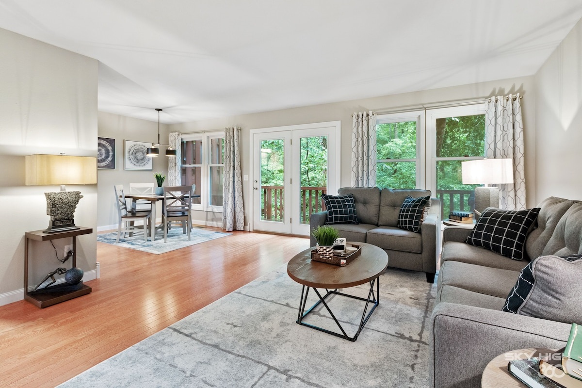 Spacious Living Area. Upper Deck Off Of Living Room.  