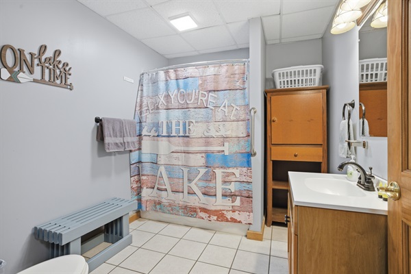 Full Bathroom #6