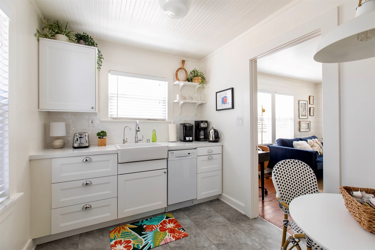 1bed/1bath kitchen/dining