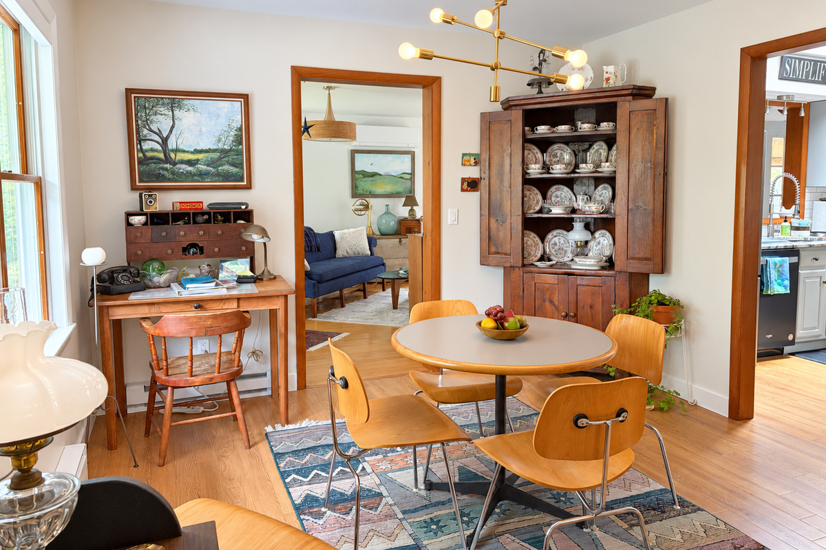 Dining room beside the kitchen.