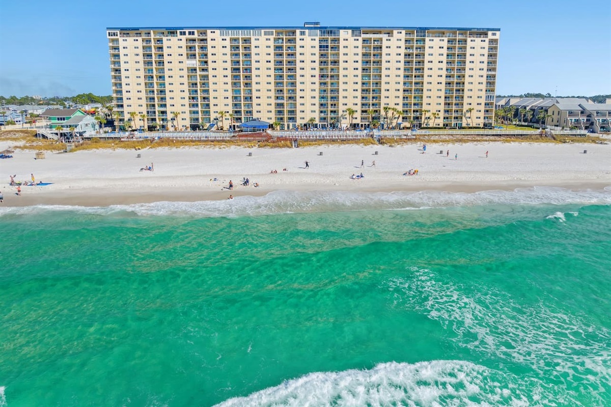 Enjoy gorgeous turquoise waters and beachside service at the resort!