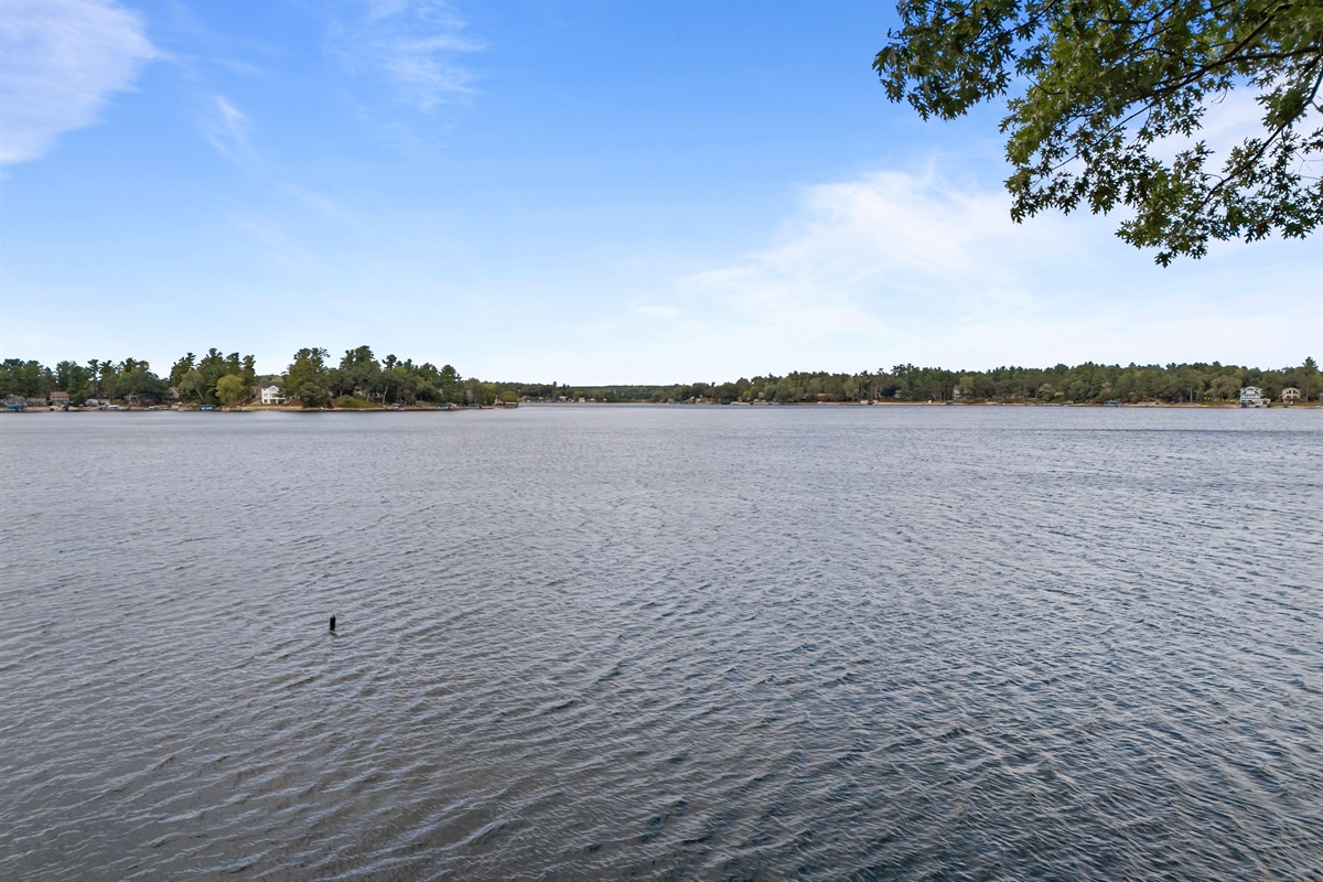 Enjoy all the fun of full-rec Silver Lake—perfect for boating, swimming, and endless lake activities