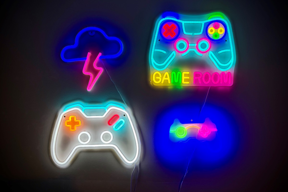 Game room with 3 full size arcades