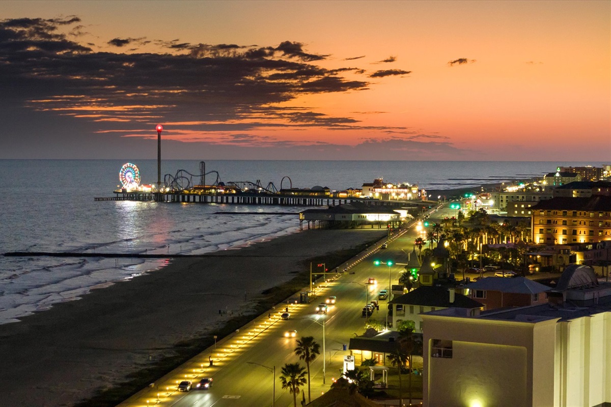 befebddd2b684653851092034c10c028 Large | Beachhouse | Texas | TX | Vacation Homes | Galveston | Crystal Beach | Kokomo | Breezy Days | Beachfront Elegance | Sunrise Serenity | Southern Sands Property Management, LLC