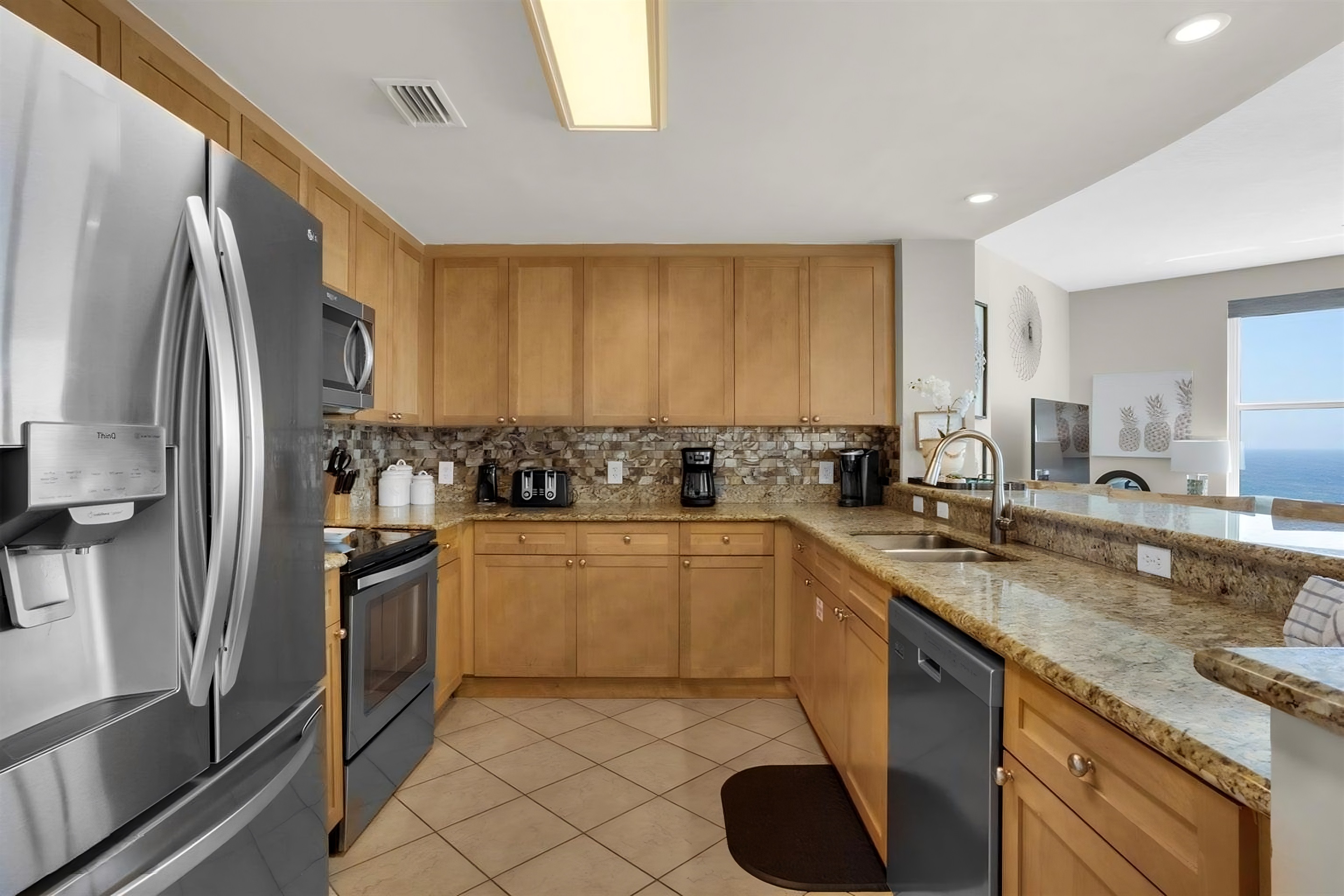 Gulf-Front Dining Kitchen