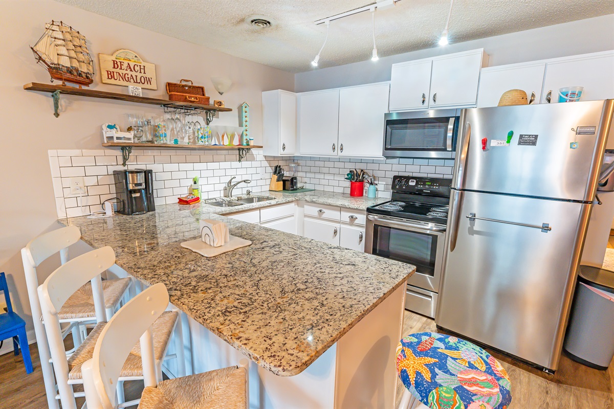 /Dining Area, Beautifully Decorated