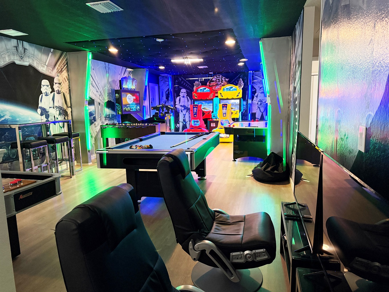 Also Play Xbox And PS5 On 45" TVs