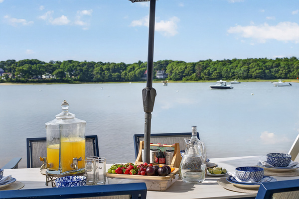 Start your day with breakfast on the patio while soaking in panoramic views of the bay.
