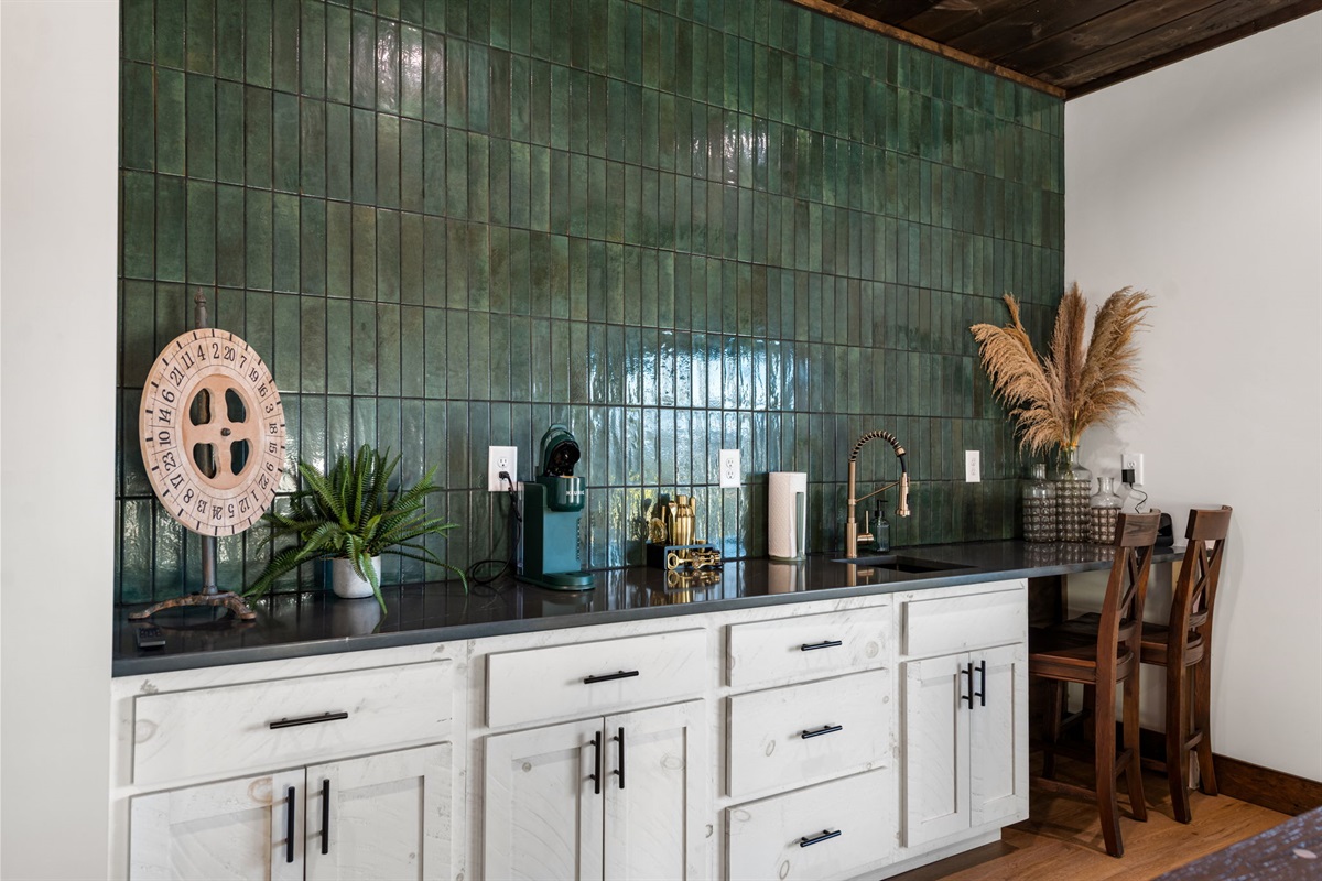 Evenings feel elevated here.