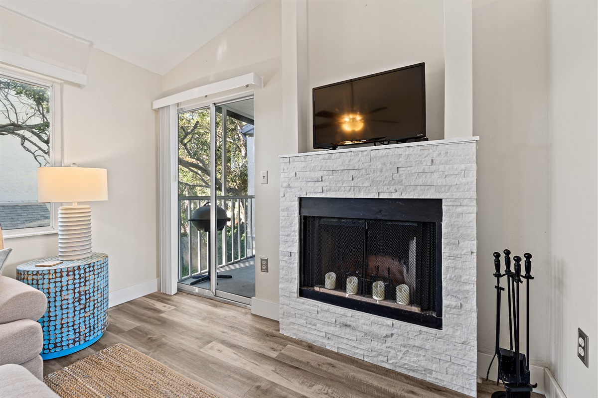 Cozy Details (Fireplace for display/candles only)