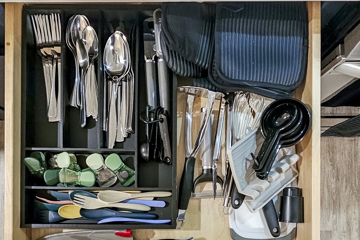 Well-stocked utensils and gadgets for your culinary adventures in Austin!