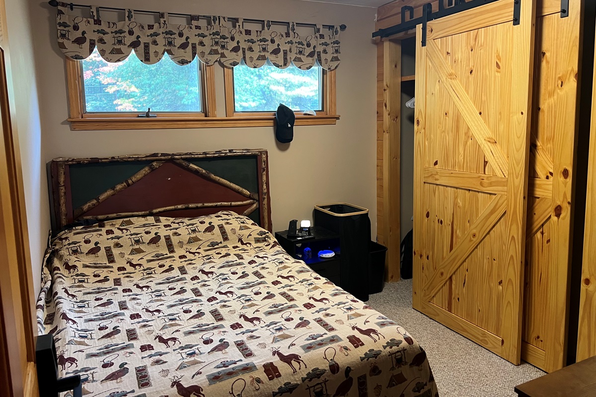 Separate guest room - 1 Double with TV