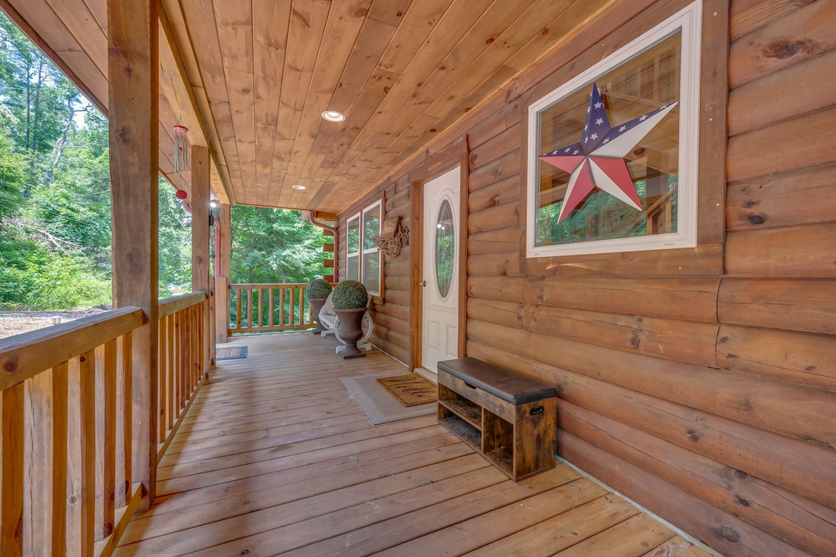 Front porch entering the cabin