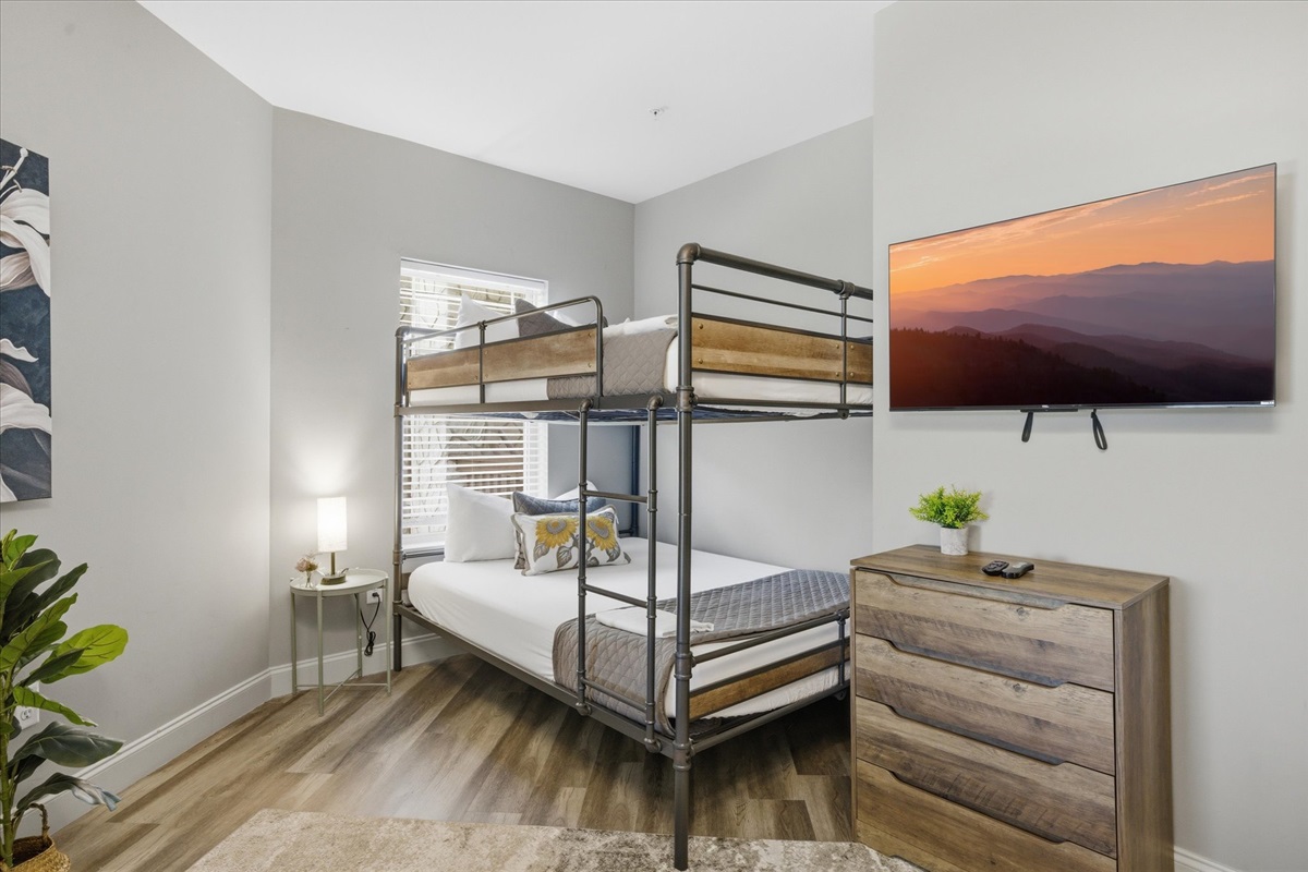 This setup in Unit 3 is built for a full crew—spread out, claim your spot, and settle in without the usual shuffle. It’s designed to handle groups comfortably, not just fit them.