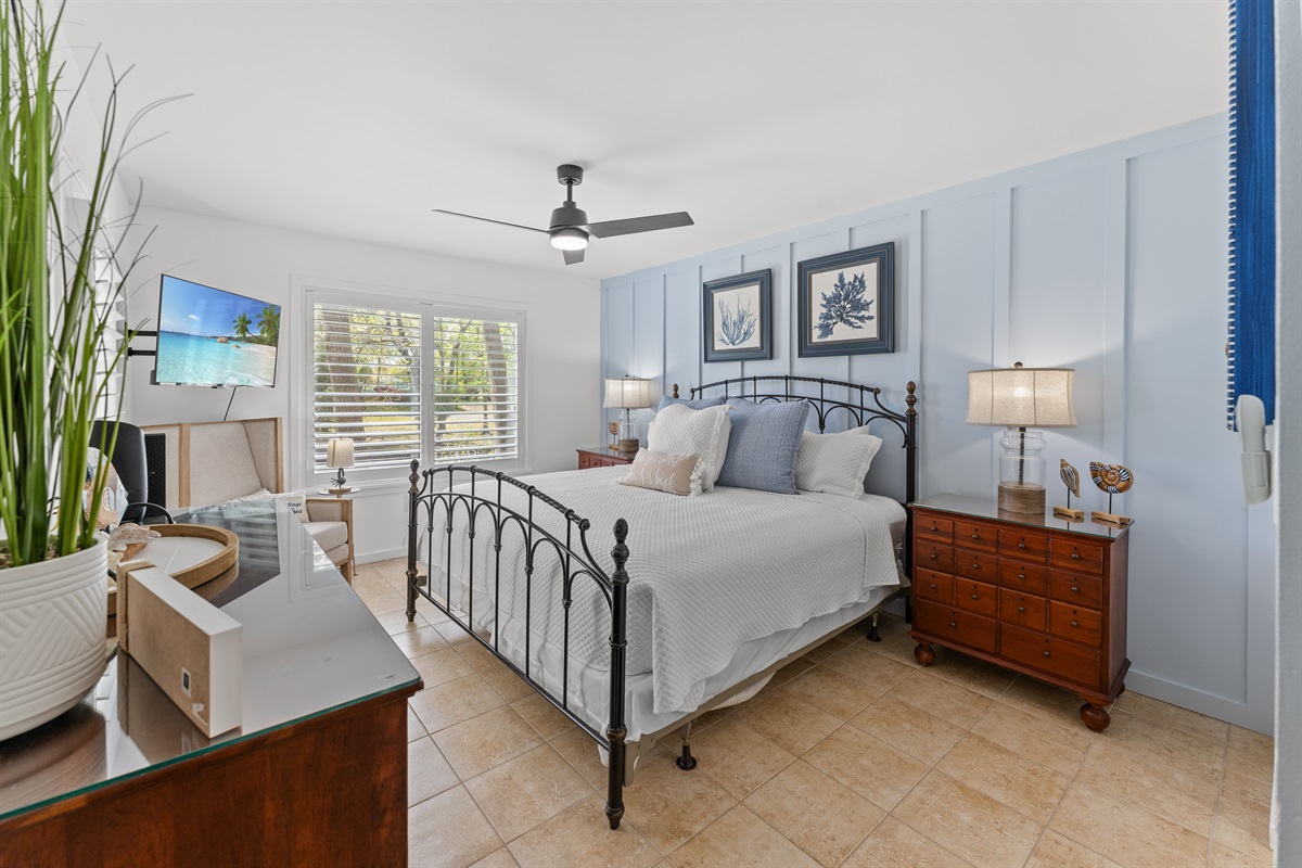 Beautiful Main Bedroom with King bed and ensuite