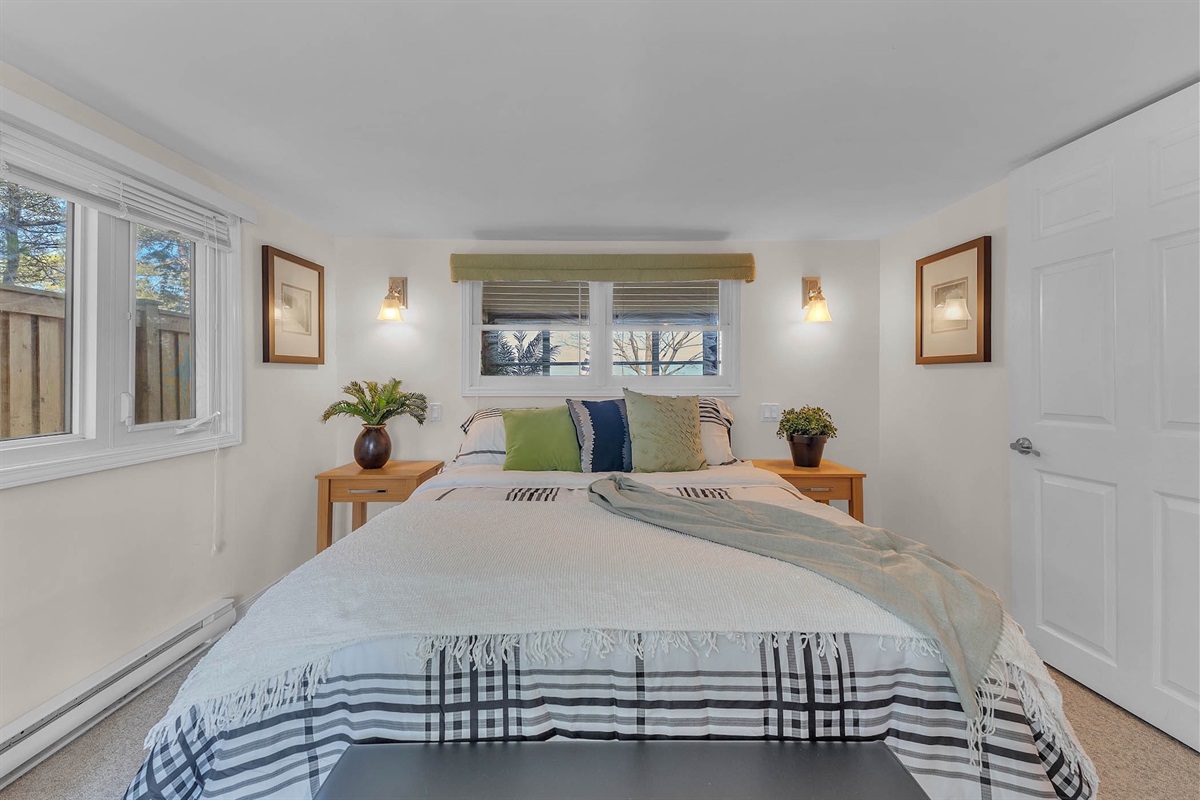 bf6b52378c1e4d3c925b4898ac278bf2 Large