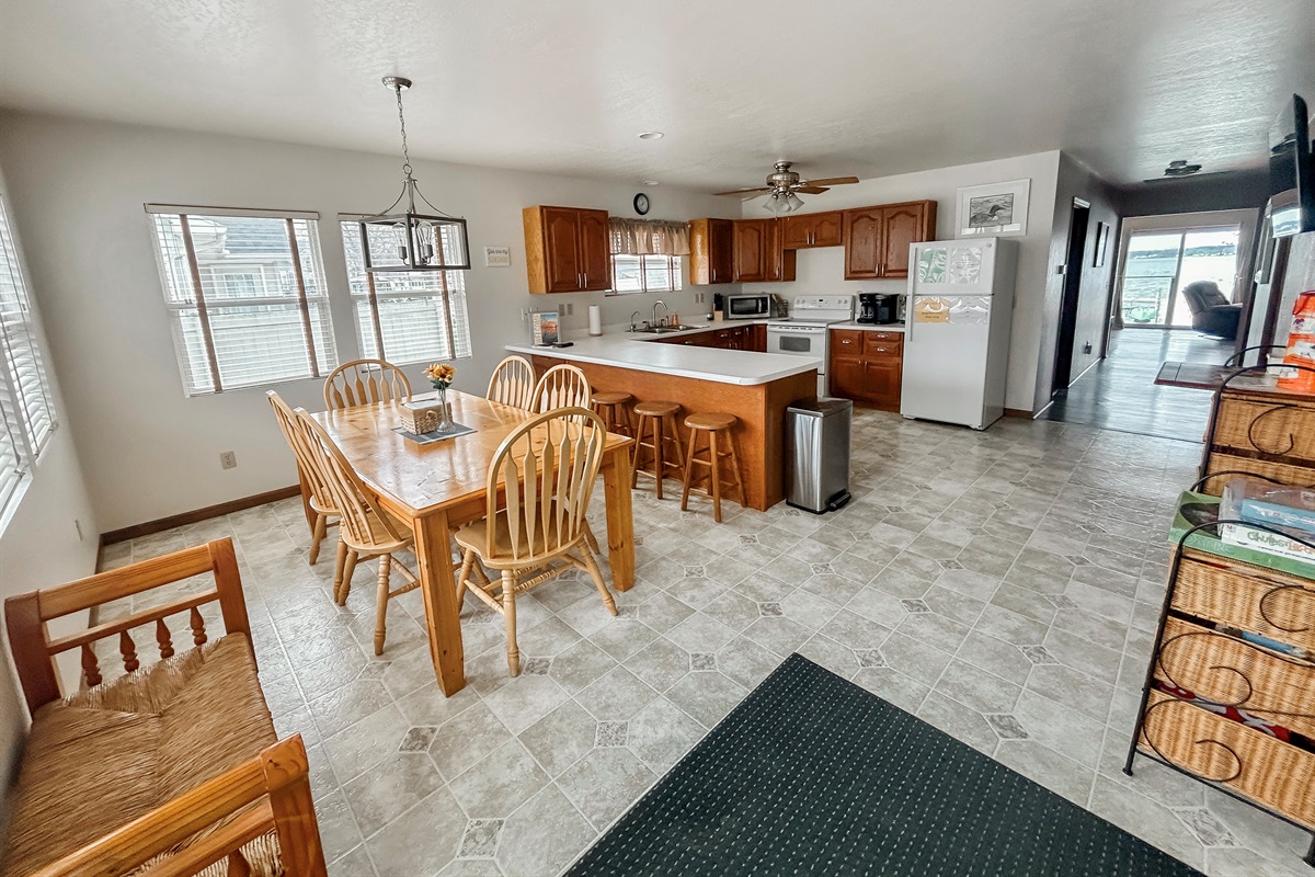 [Dining Room] The perfect place for family to gather for a meal.