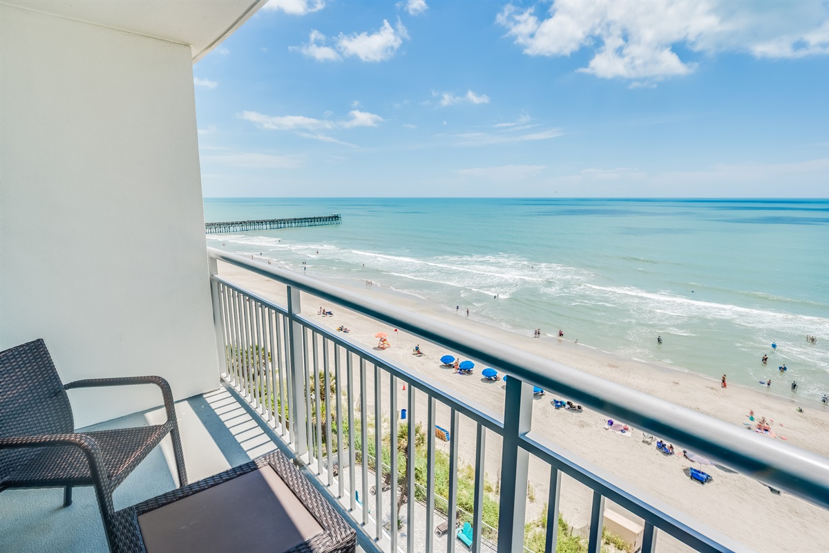 Balcony with Amazing Views of the Ocean🌊☀️