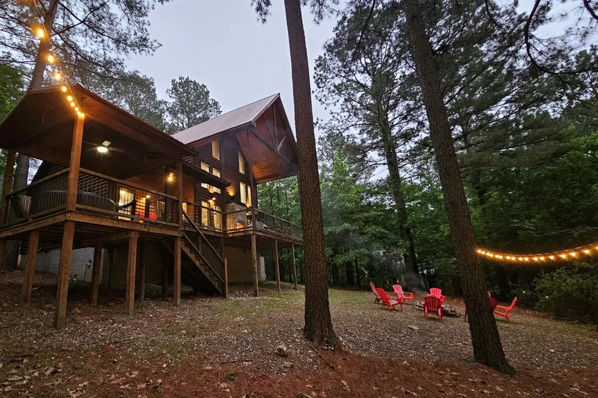 Outdoor Fire Pit: Gather around vibrant chairs for unforgettable evenings under the stars!