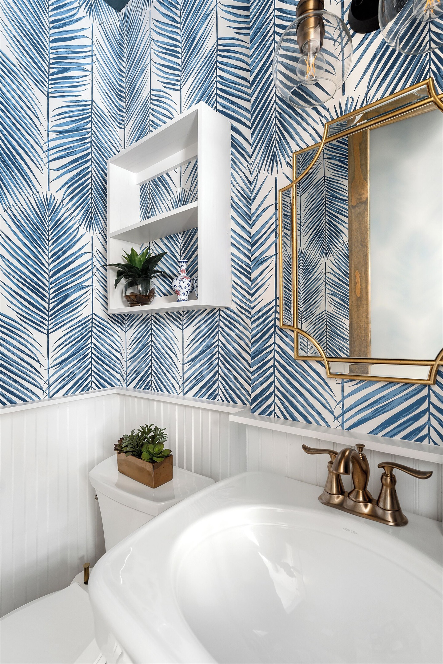 1/2 bath on main level (2nd floor)