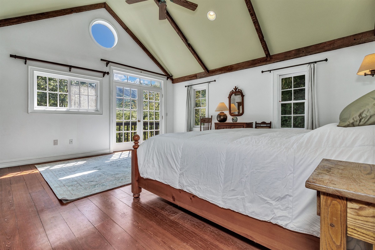 Primary Bedroom - King - Upstairs