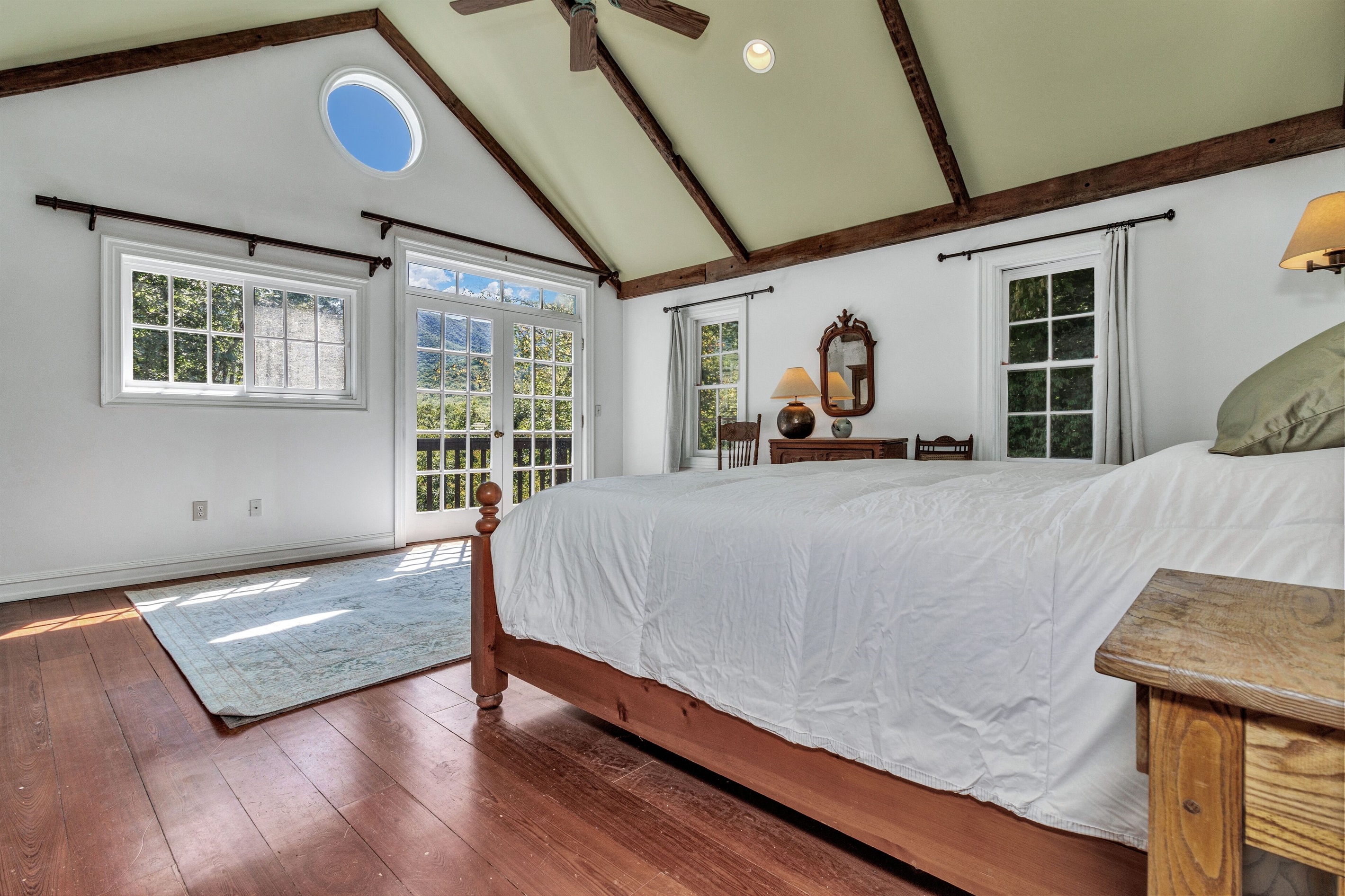 Primary Bedroom - King - Upstairs