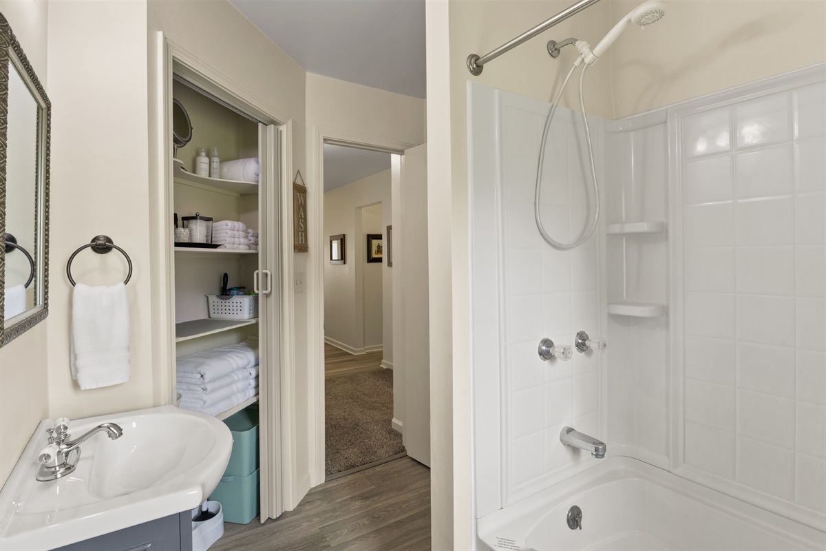 Bathroom - tub / shower