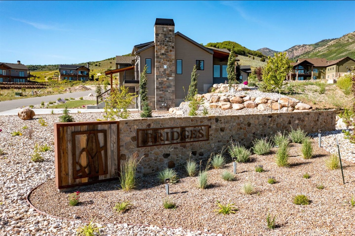 Entrance to the Bridges Community.