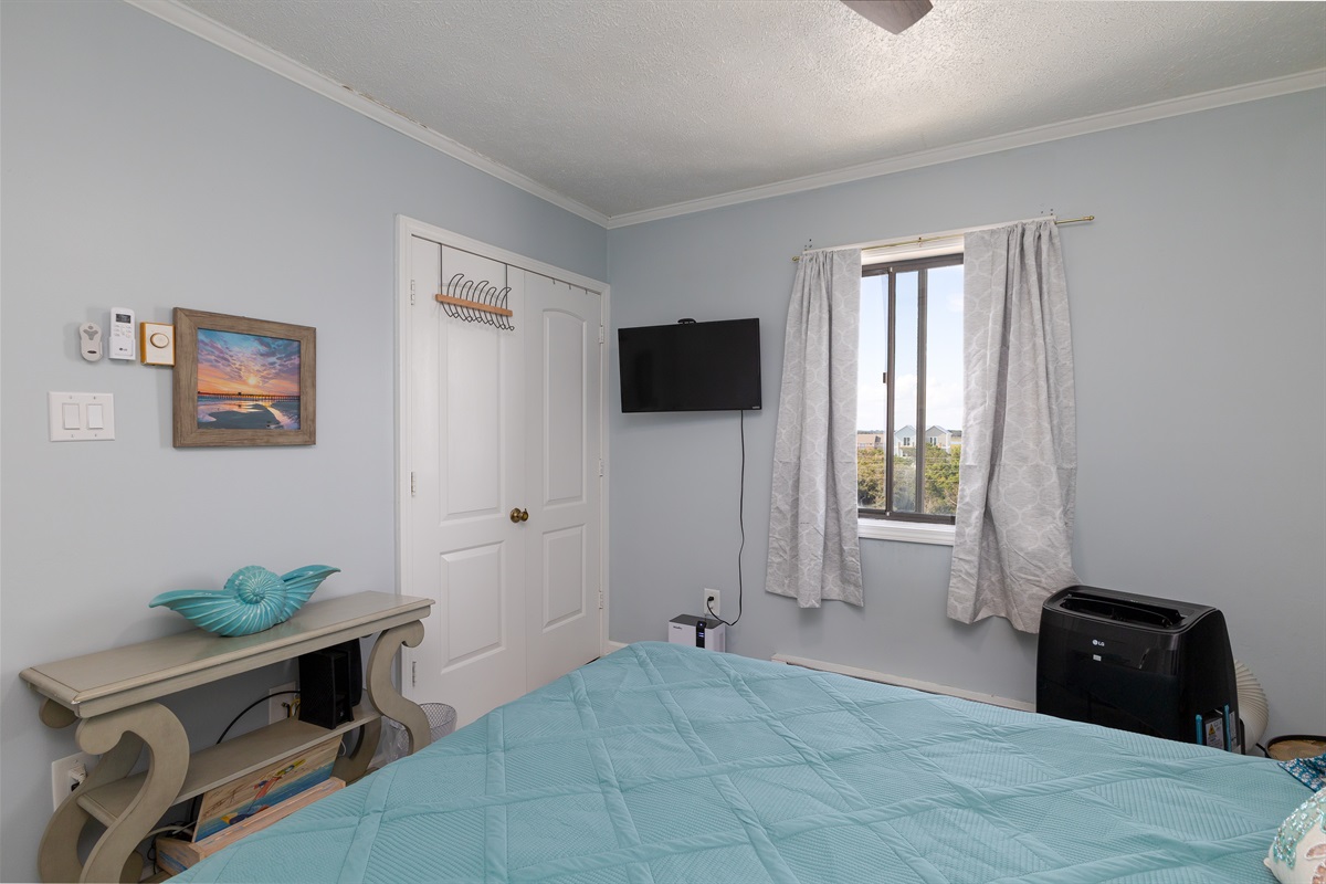 Cozy bedroom with all the essentials