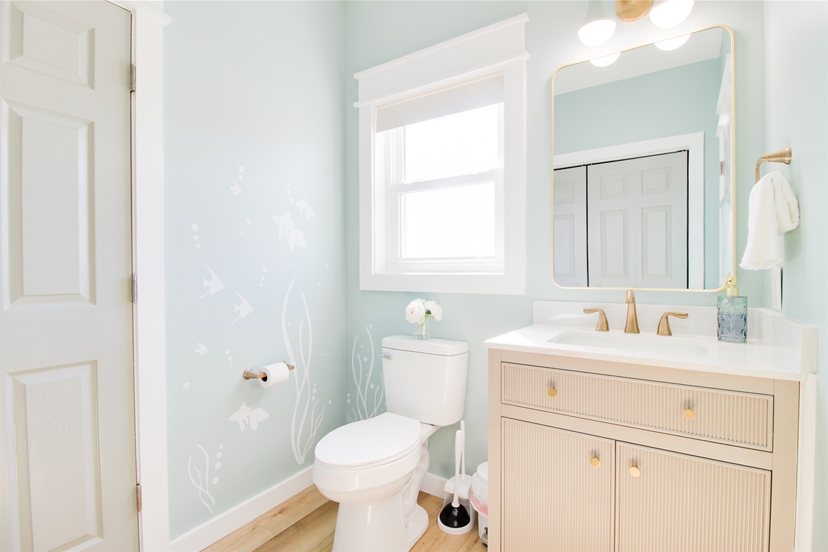 Bathroom 4 - Half Bathroom