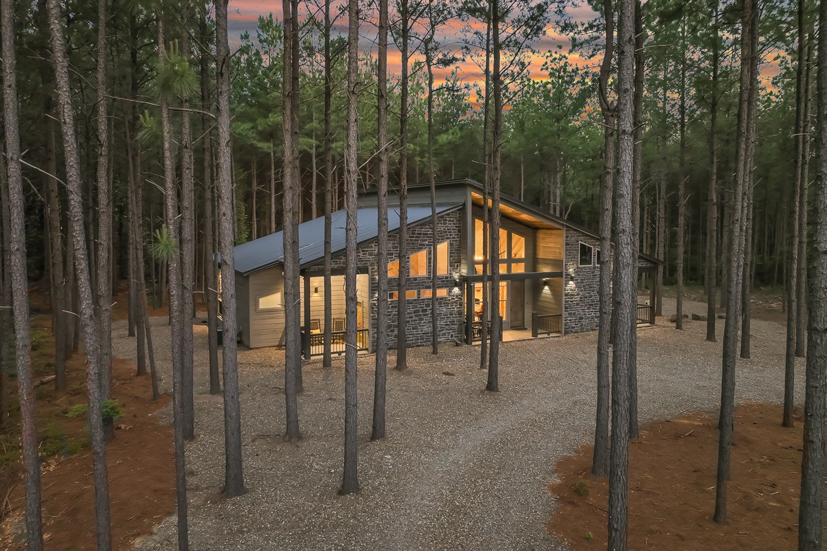 Red River Retreat - Luxury in the Pines