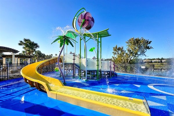 Colorful splash pad and water slides – endless fun for kids and families right inside the resort
