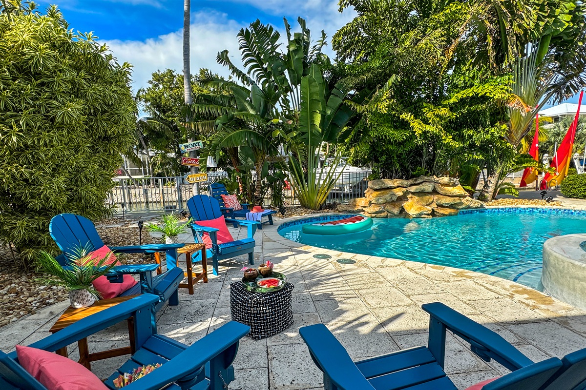 There's a seating area by the spa...