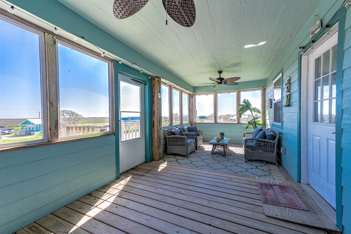 Screened in porch