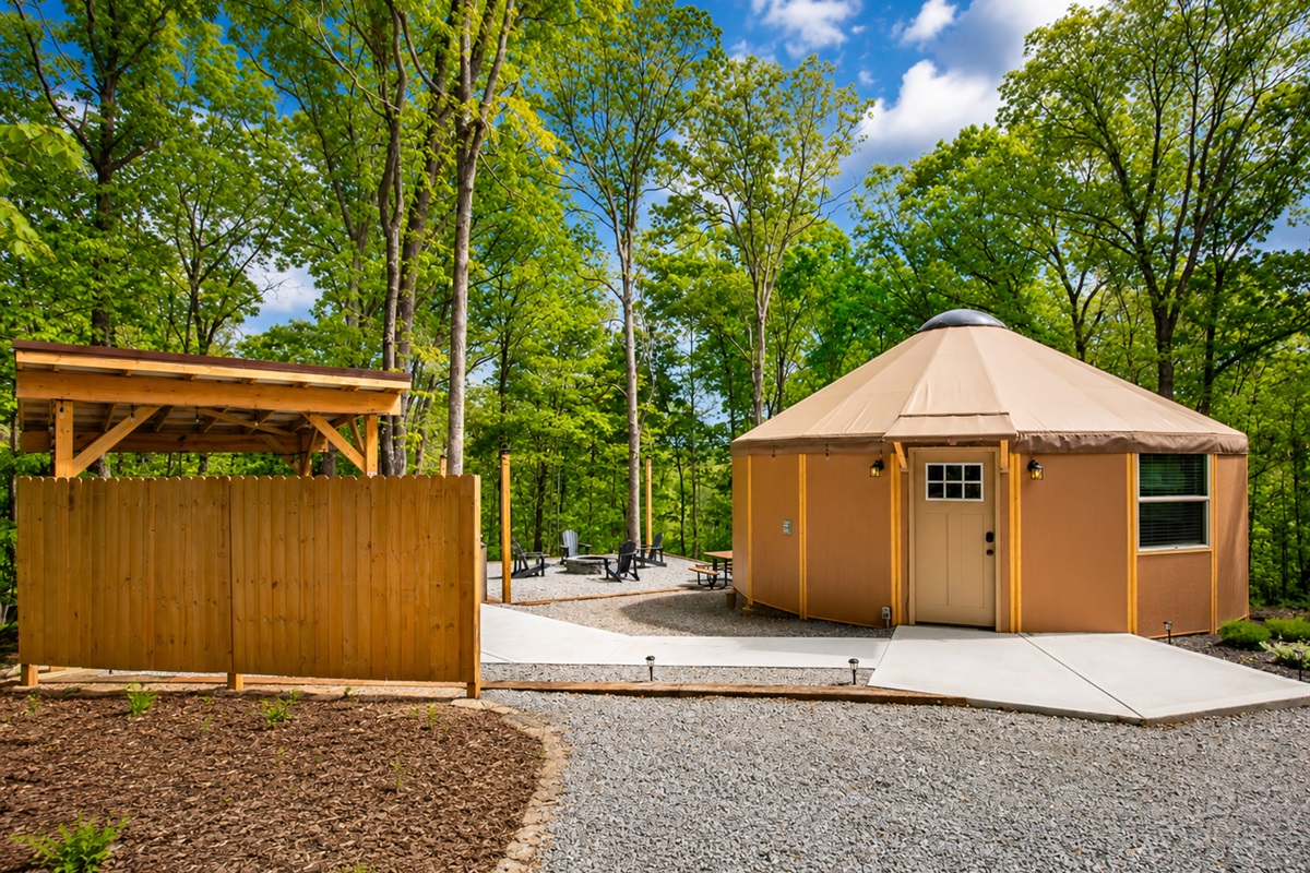 Eagle Retreat — a private forest retreat designed for peaceful stays