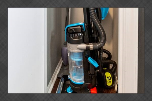 Keep things fresh with easy access to a vacuum, mop, broom, and dustpan—everything you need for a quick clean-up during your stay.

